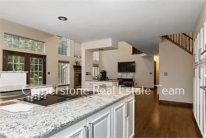 355 Paisley Dr — Photo 9