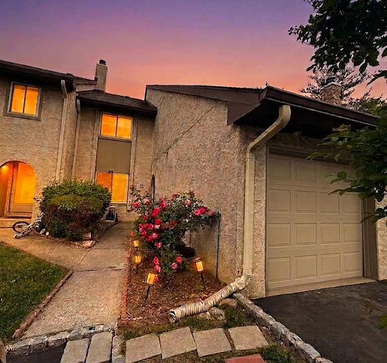 1st image of 42 Tennyson Dr