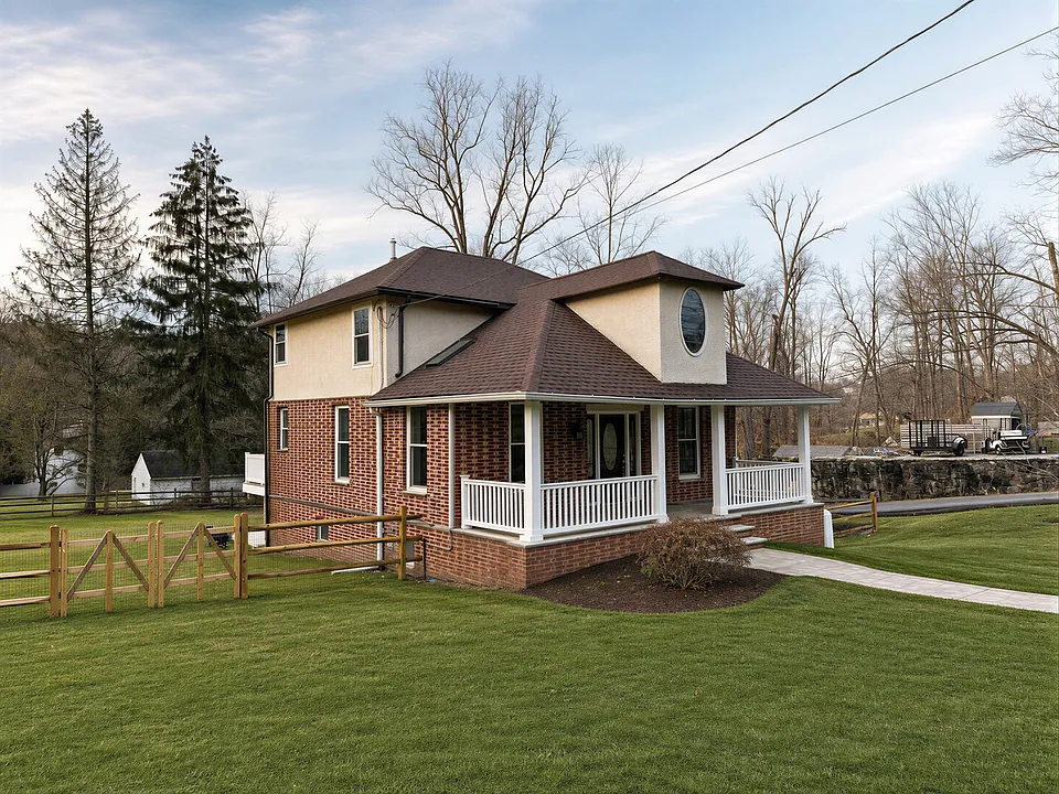 4416 Fairview Ave