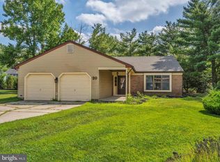 20 Oleander Ct, Mount Laurel, NJ 08054