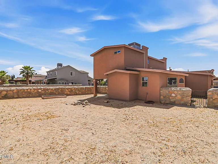 2300 Glitter Point — Photo 41