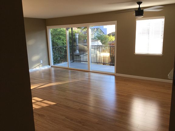 5th image of 619 N San Mateo Dr APT 104