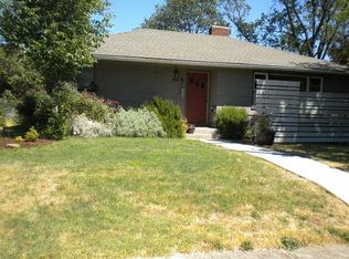 425 NE 11th St, Grants Pass, OR 97526
