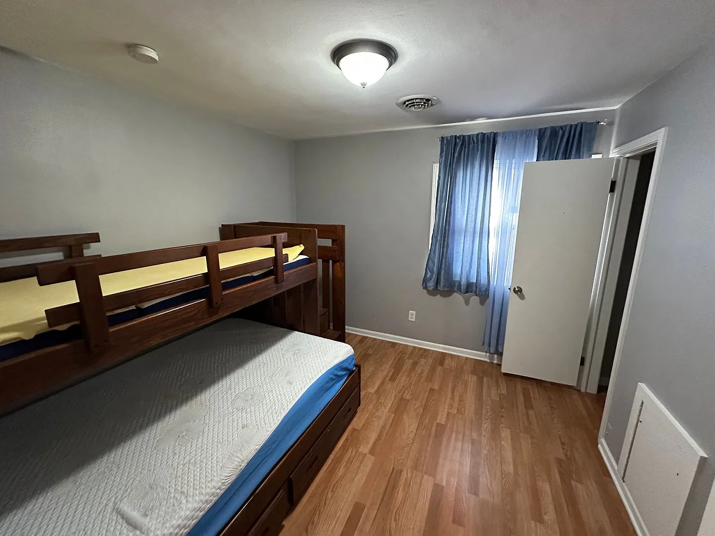 1505-1505A S 3rd St. (Duplex) — Photo 3
