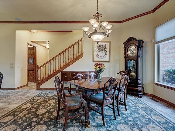 5th image of 1220 Cambridge Dr
