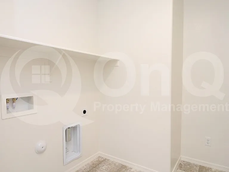 1517 E Desert Breeze Dr — Photo 23