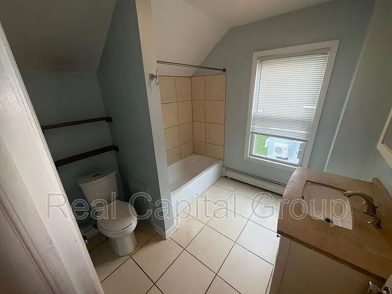 376 Kenwood Ave — Photo 30