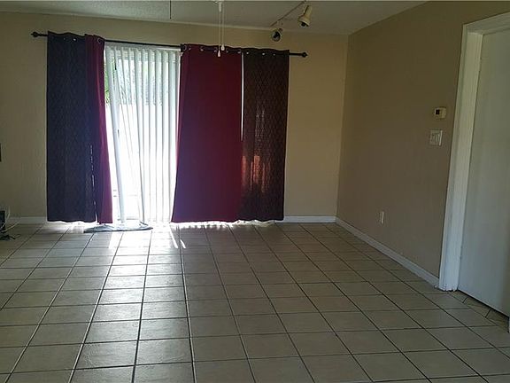 4th image of 1112 Hawkes Ave