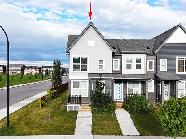 148 E Carrington Blvd NW, Calgary, AB T3P 1K8