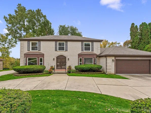 33629 Heritage Hills Dr, Farmington Hills, MI 48331