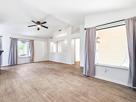 5th image of 4087 Deaton Dr