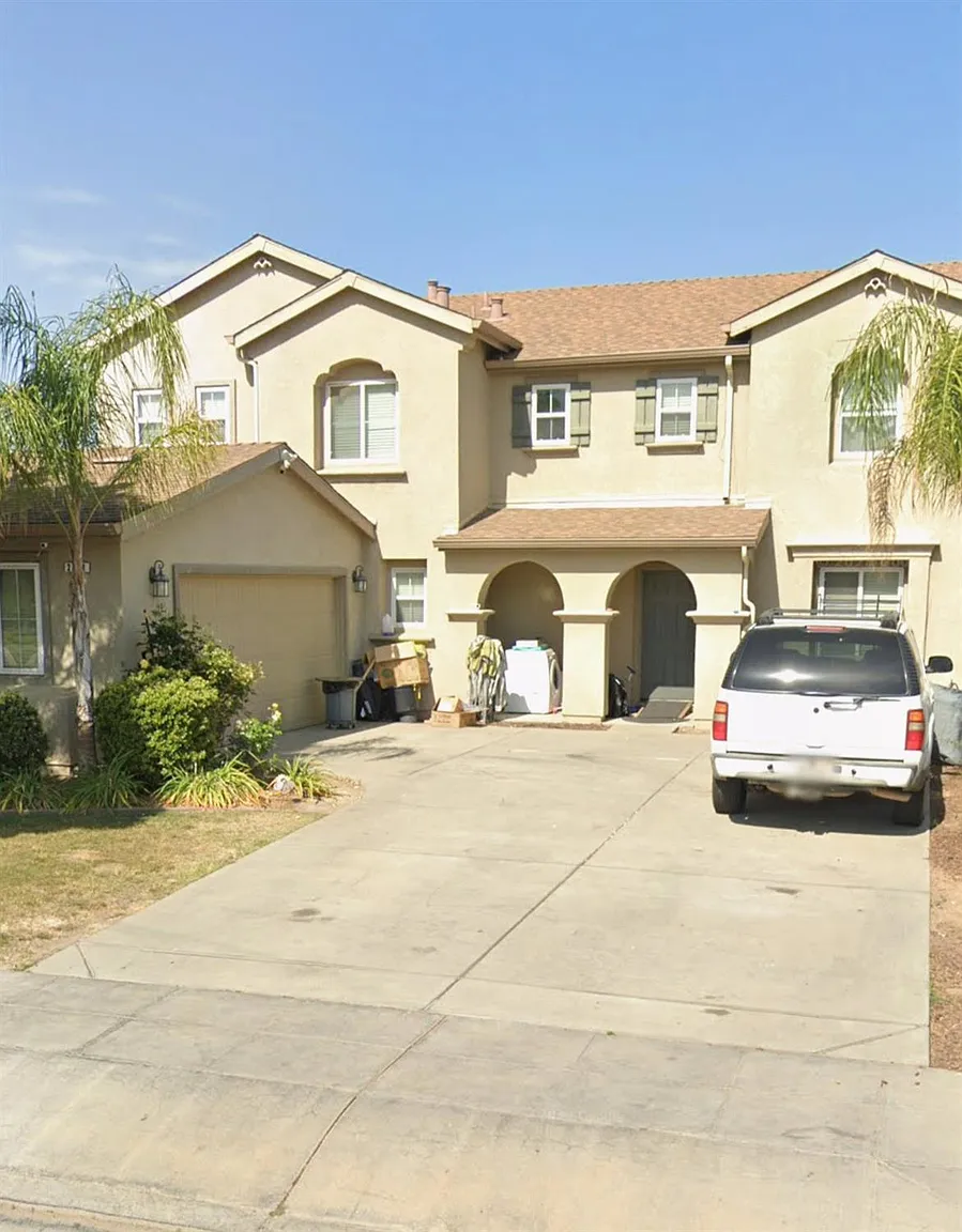 2111 N Forestiere Ave photo 1