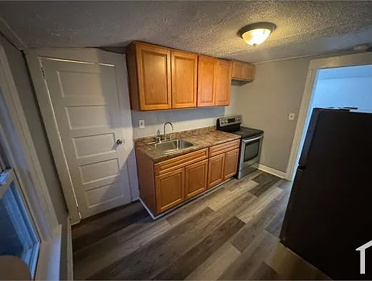152 Shephard Ave #3 — Photo 1