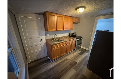 152 Shephard Ave #3 Photo 1