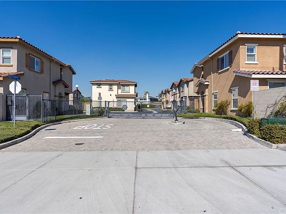 2nd image of 916 S Belterra Way