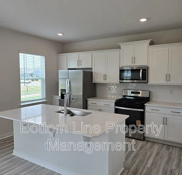549 Blackpool Ct — Photo 7