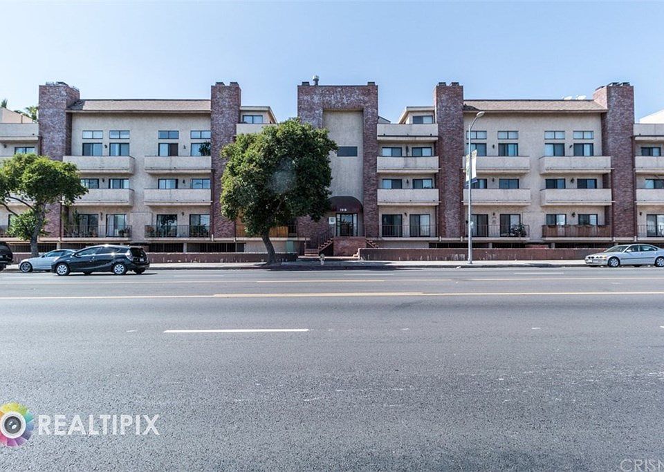 1st image of 7515 Winnetka Ave APT 102