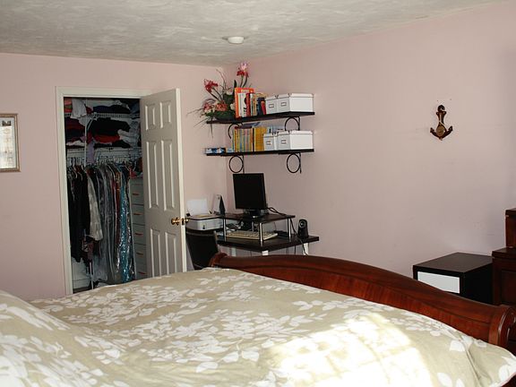Master & Waking closet
