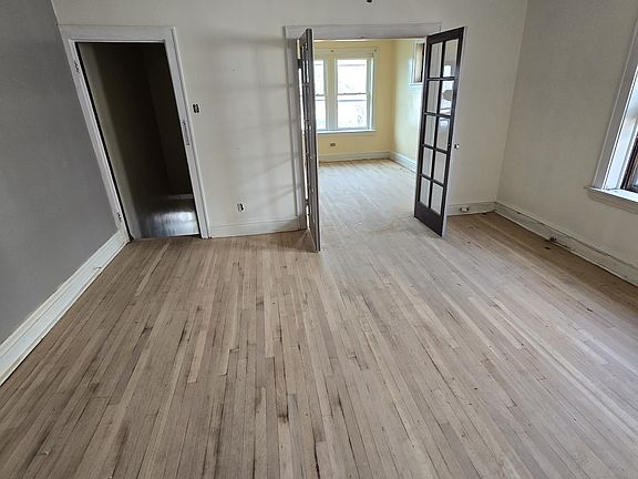 2nd image of 6150-6152 S Grand Blvd #6150A