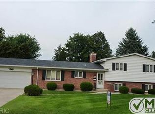 225 Brewer Dr S, Battle Creek, MI