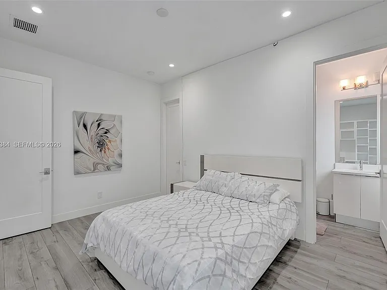 5742 Brookfield Cir E — Photo 14