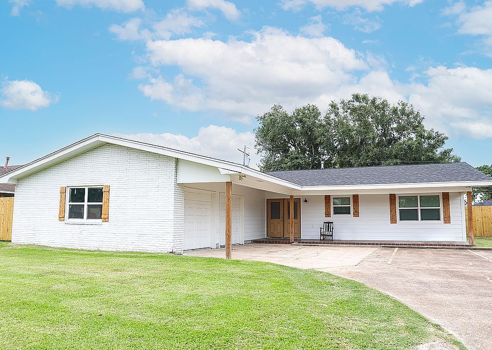 1st image of 2900 Delta Dr