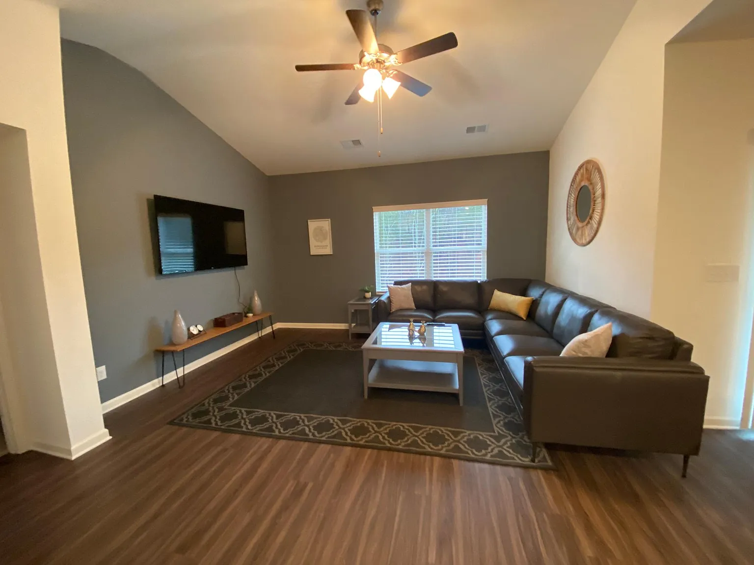 4 bed, 1758 sqft, $3,245 — Photo 2