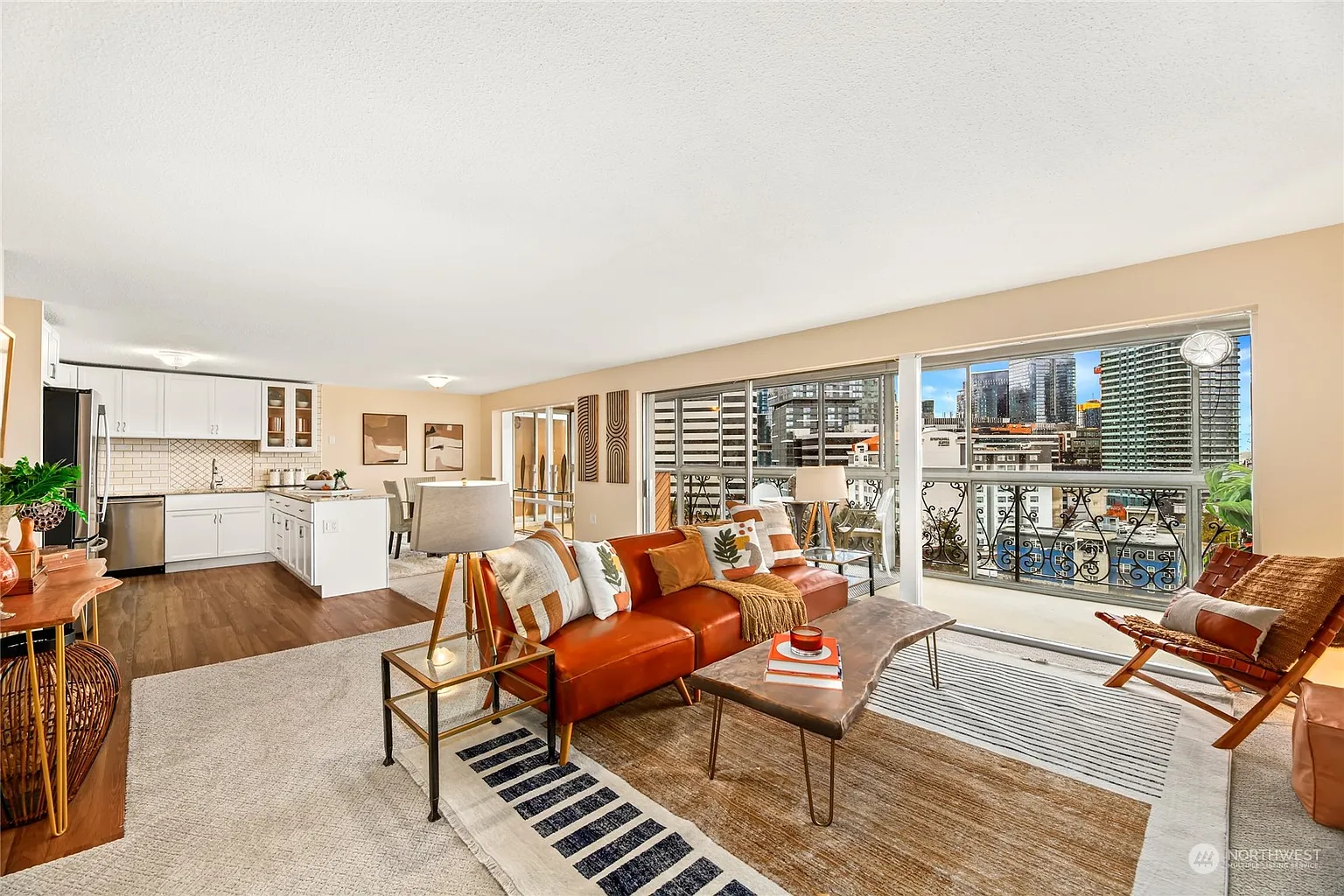 1740 Melrose Ave #601 photo 1