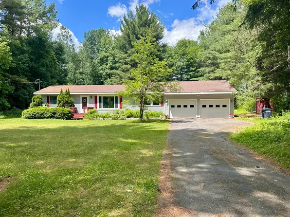 34 Mannix Rd, Peru, NY 12972