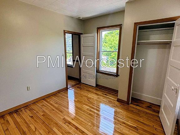 5th image of 52 Atlanta St