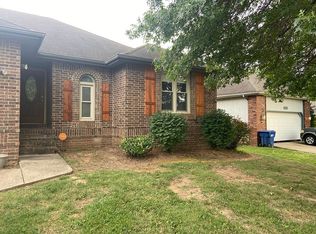 2394 S Nolting Ave, Springfield, MO 65807