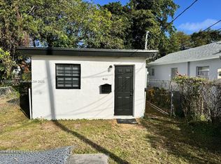 802 NW 3rd Ter, Hallandale, FL 33009