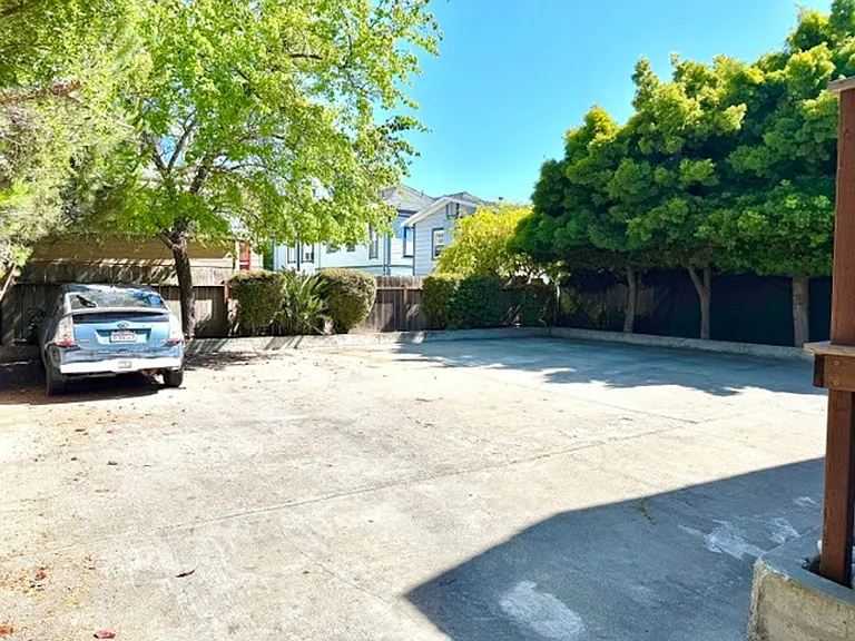 1619 Fairview St — Photo 22