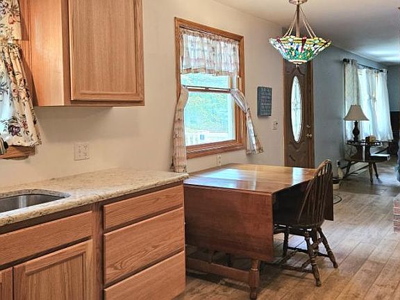 4th image of 539 Cove Dr