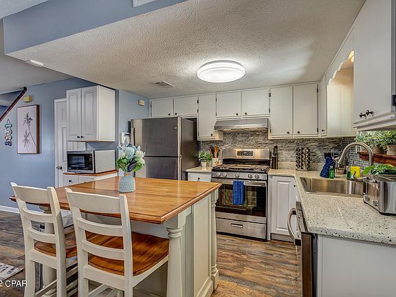 4th image of 172 Robin Ln