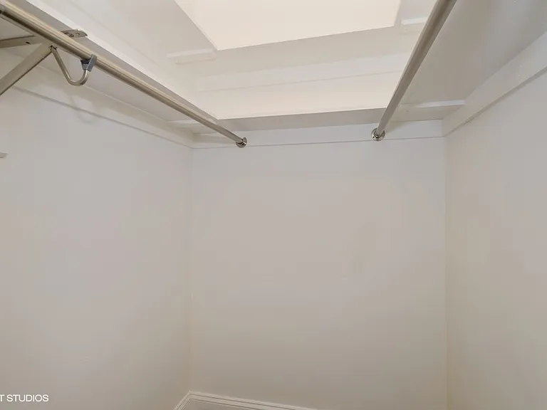 4443 N Wolcott Ave #1W — Photo 12