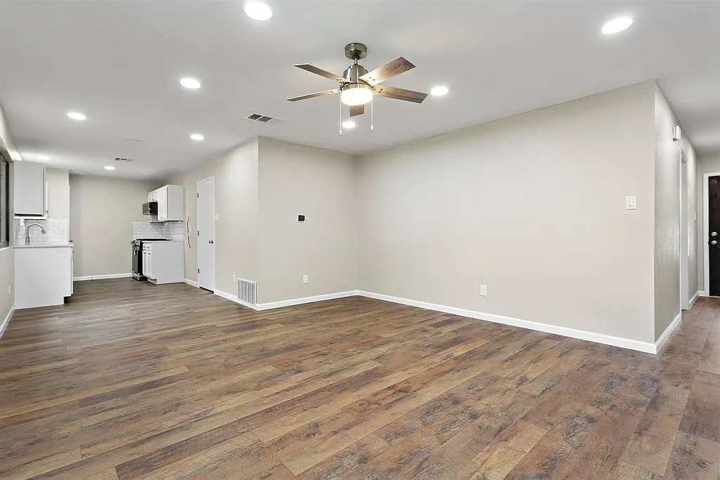 3 bed, 2.0 bath, 1079 sqft, $1,875 — Photo 4
