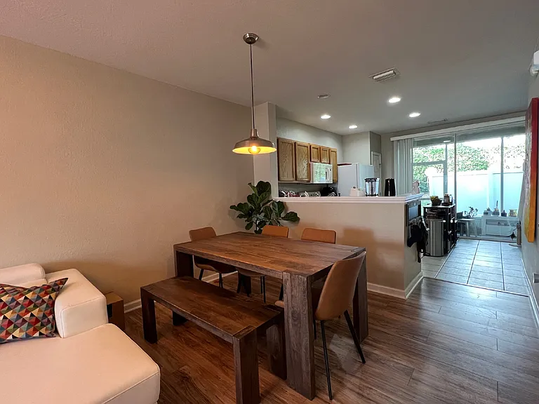 4430 SW 49th Ave — Photo 4