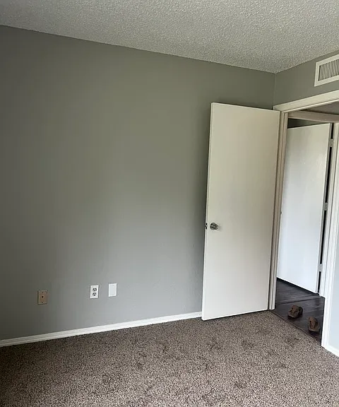 Raintree Dr — Photo 15
