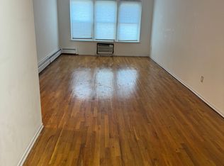 56-20 Cloverdale Blvd #1, Oakland Gardens, NY 11364