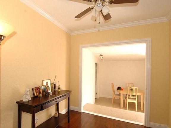 4th image of 25706 Lewis Dr
