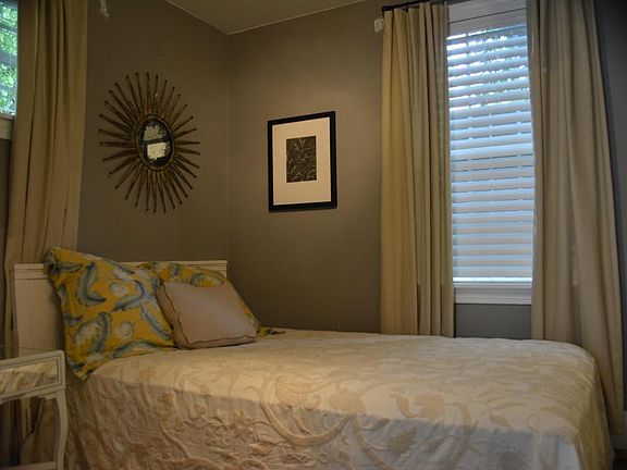 4th image of 2563 Dellwood Ave #1