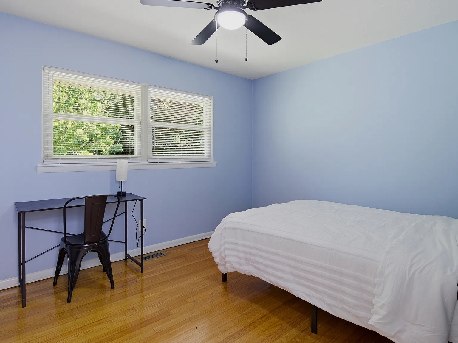 1829 Martindale Drive - 4-Large Room w/shared Bath — Photo 1