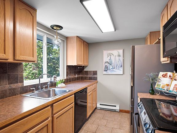 5th image of 3914 S Regal St APT 201