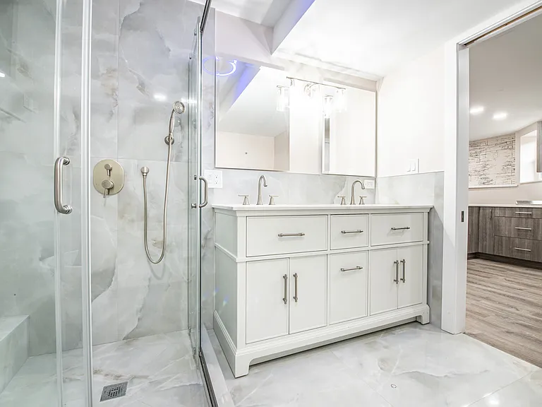5013 W Montrose Ave #G — Photo 22