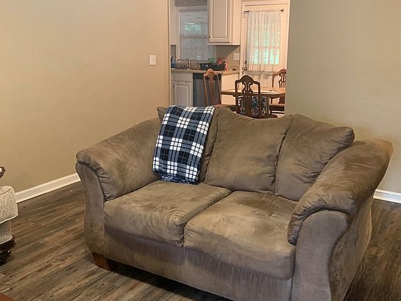 2nd image of 109 Hillcrest Dr