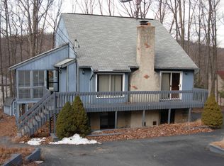 3098 Carnforth Dr, Bushkill, PA 18324