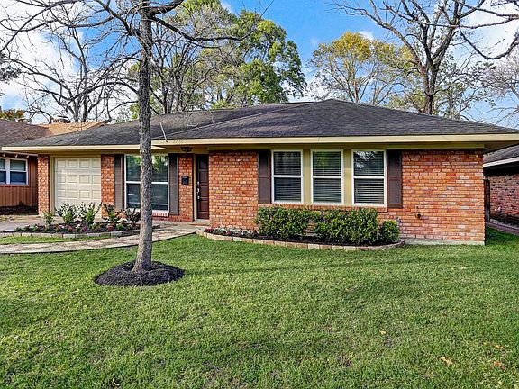3rd image of 4614 De Lange Ln