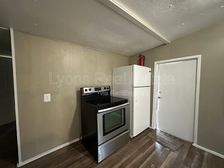 8086 Heck Dr #1A — Photo 12