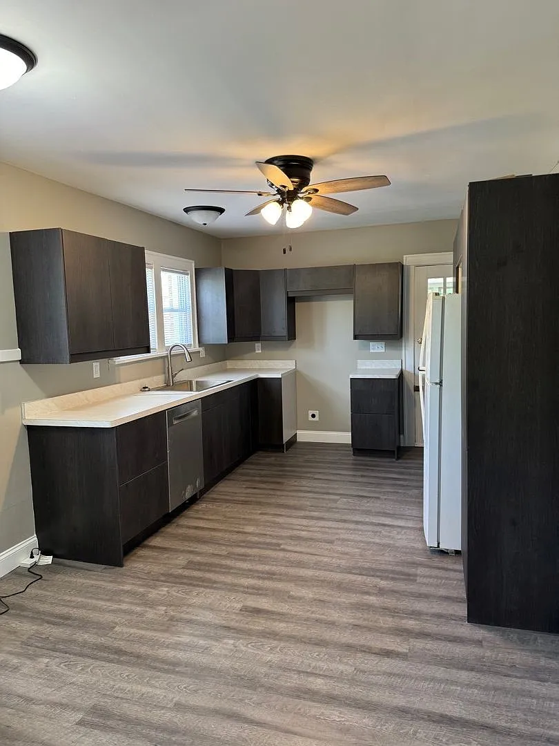 2 bed, 1500 sqft, $1,200 — Photo 3